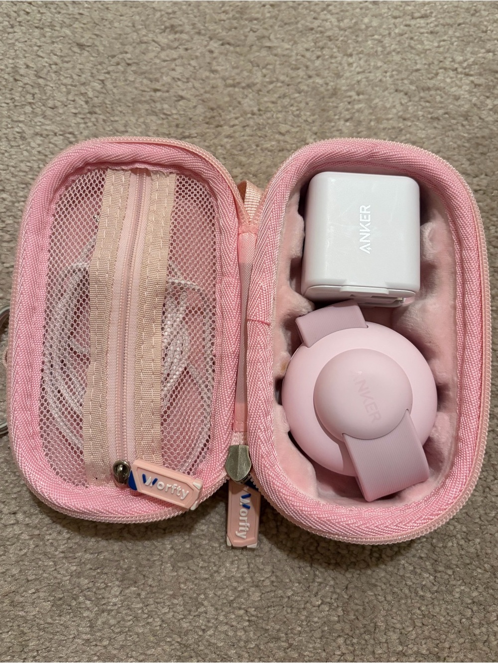 Anker Foldable MagGo Wireless Charging Pad - Pink